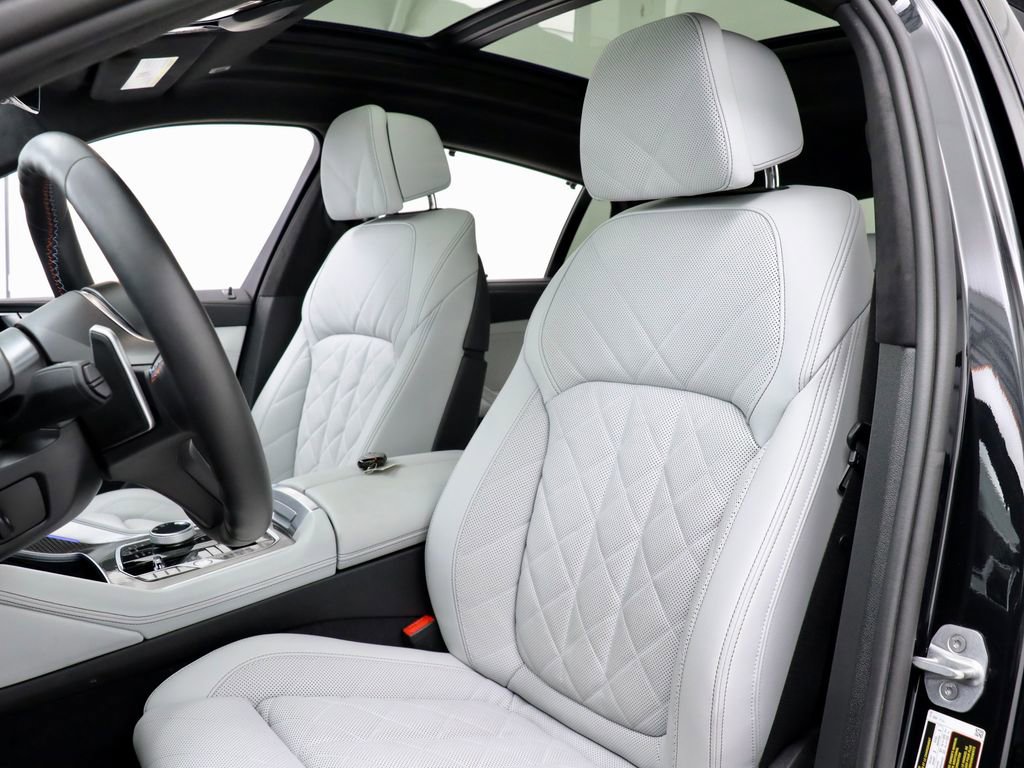 Used 2026 BMW X6 M60i image 19
