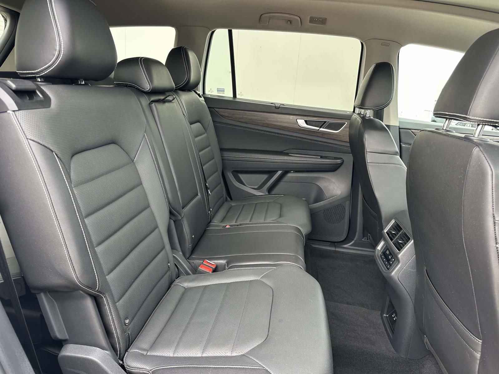 Certified 2024 Volkswagen Atlas SEL image 11