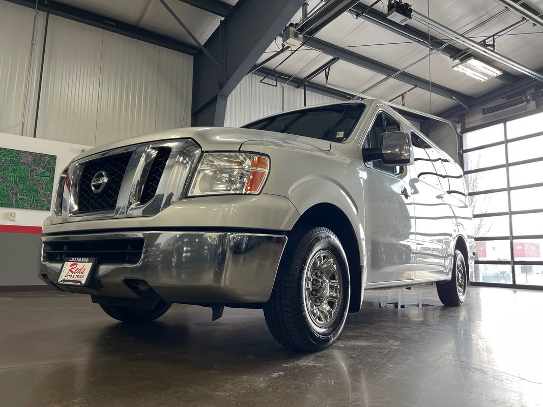 Used 2017 Nissan NV 3500 SV image 19