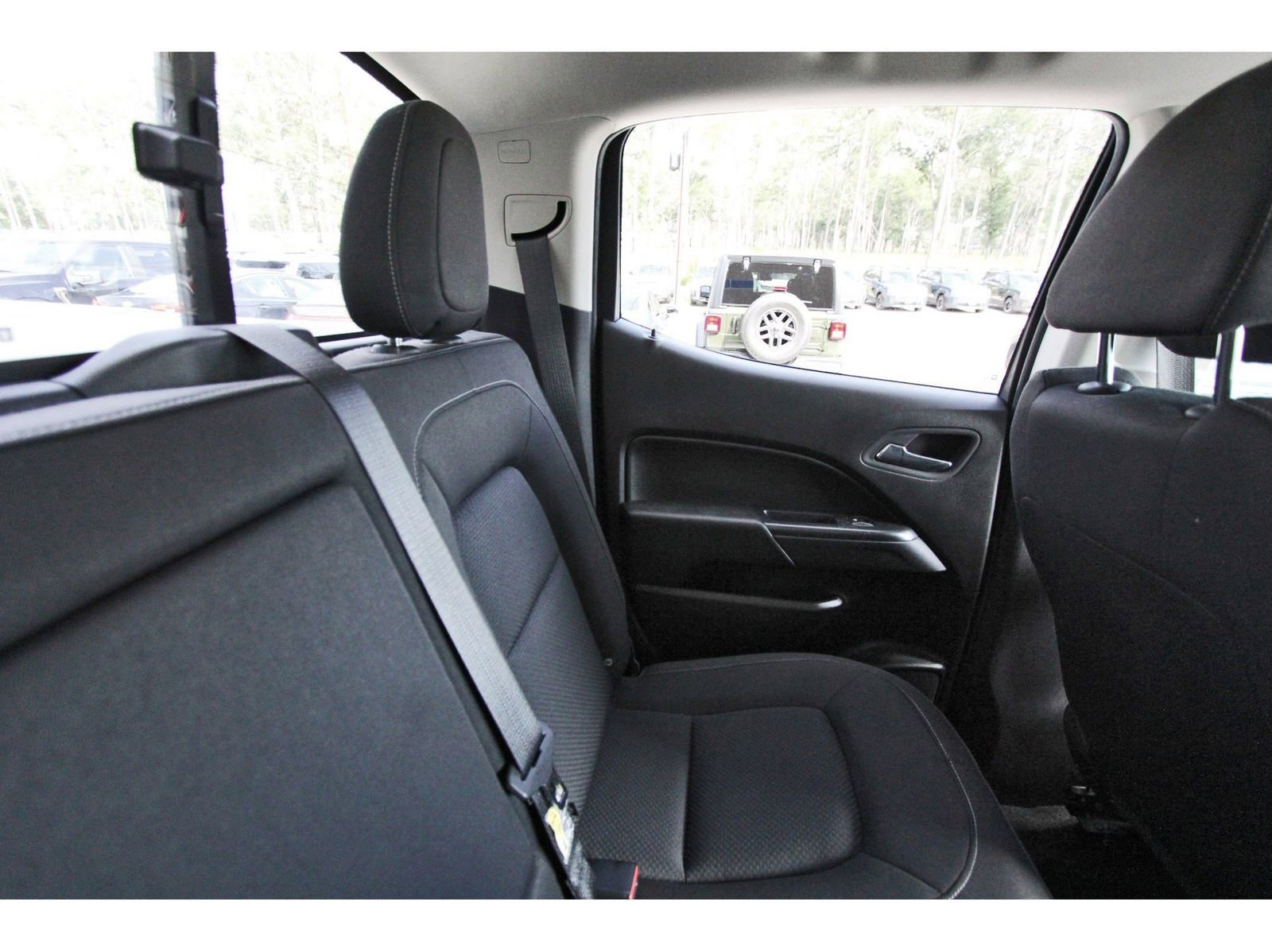 Used 2017 Chevrolet Colorado LT w/ Midnight Edition RWD image 14
