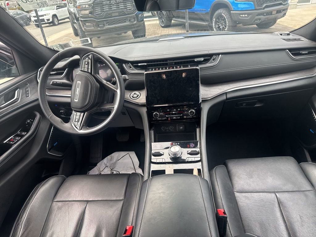 Used 2023 Jeep Grand Cherokee Overland w/ Luxury Tech Group IV image 8