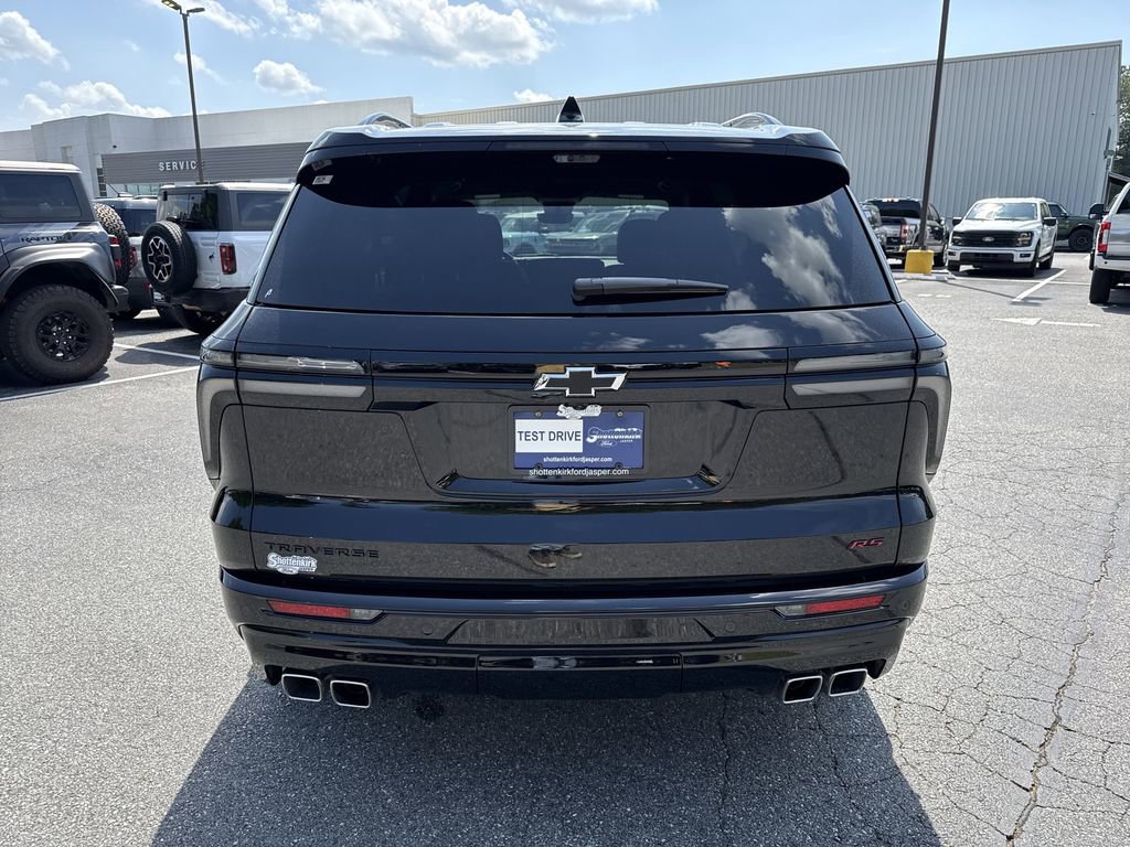 Used 2026 Chevrolet Traverse RS w/ LPO, Floor Liner Package FWD image 6