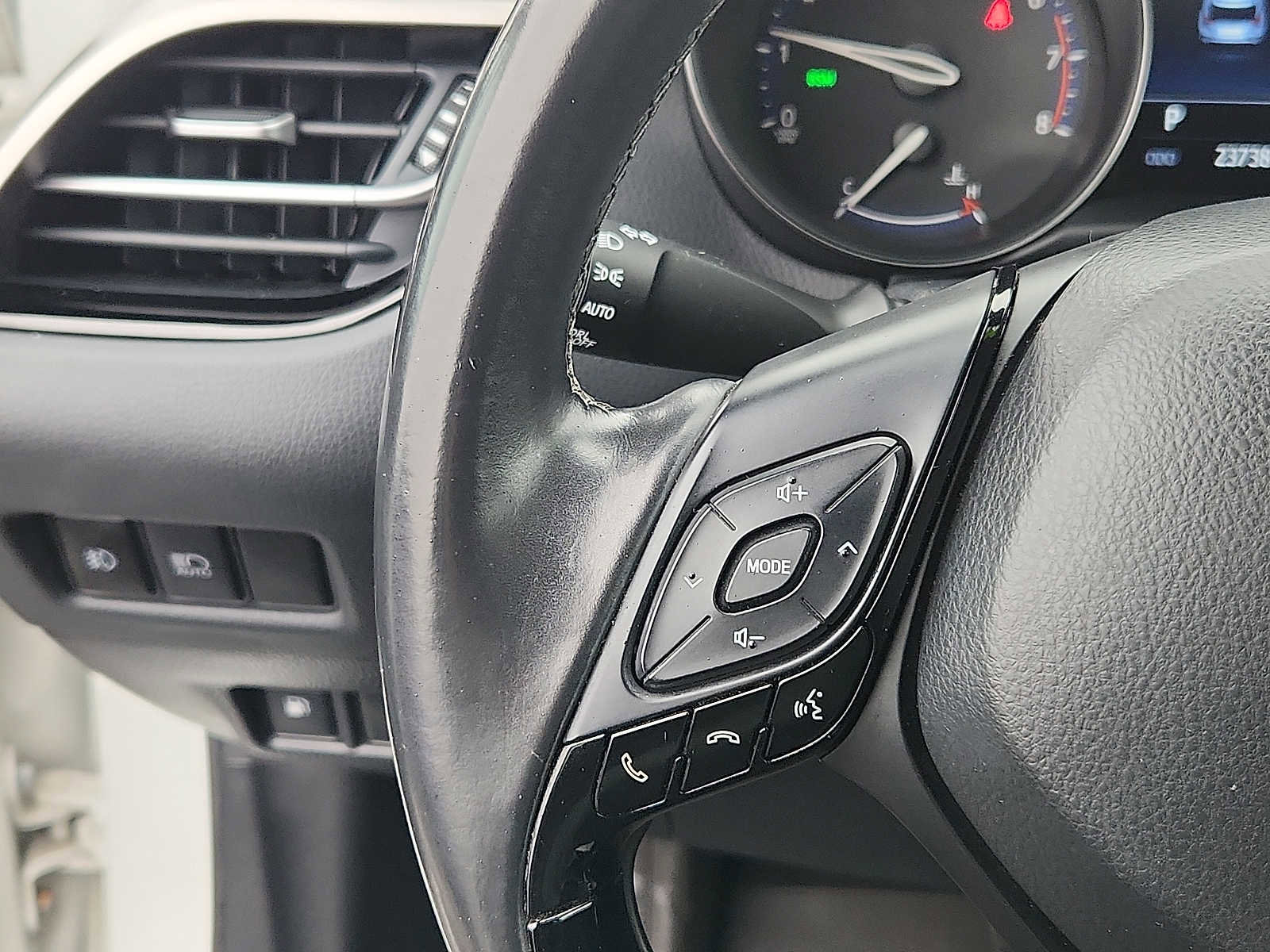 Used 2019 Toyota C-HR Limited image 20