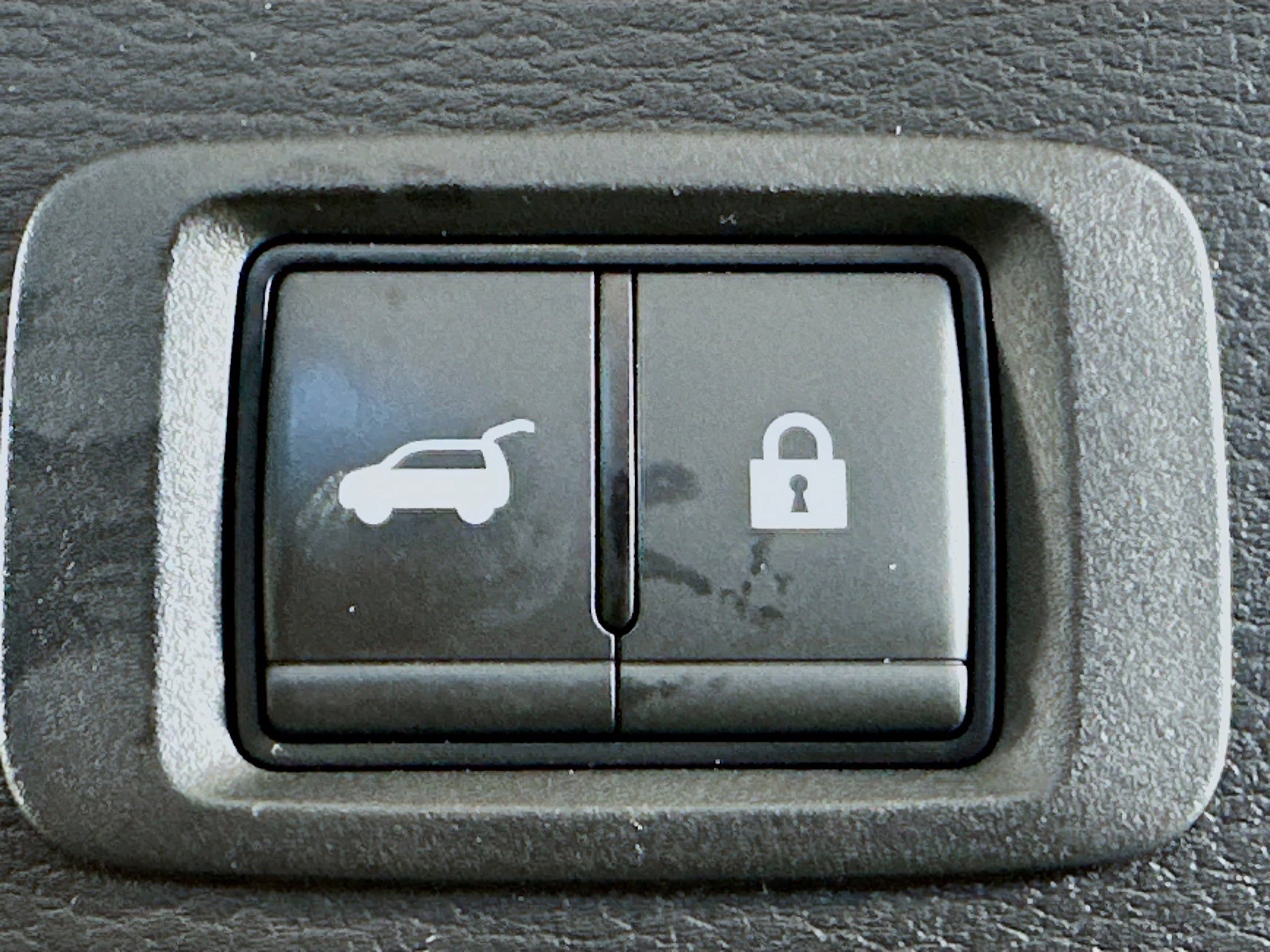 Used 2024 Mitsubishi Outlander SE image 32