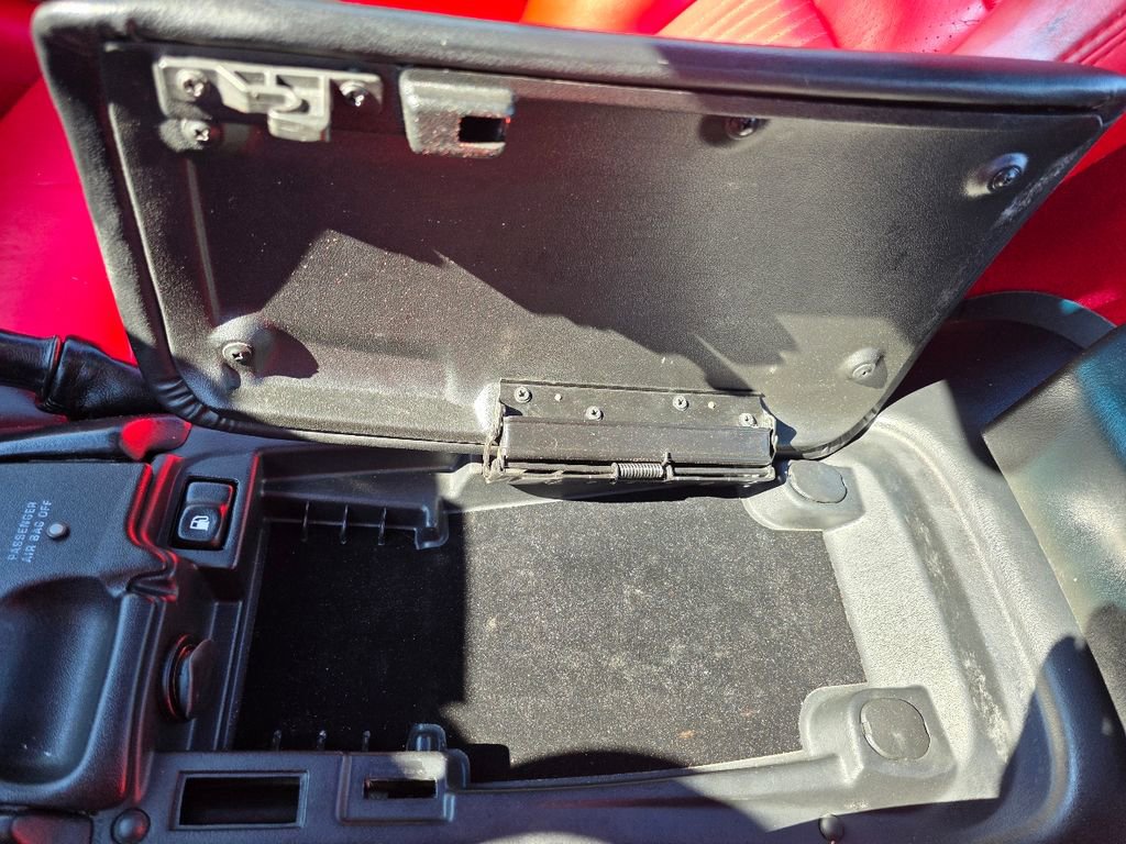 Used 2004 Chevrolet Corvette Coupe w/ Preferred Equipment Group image 40