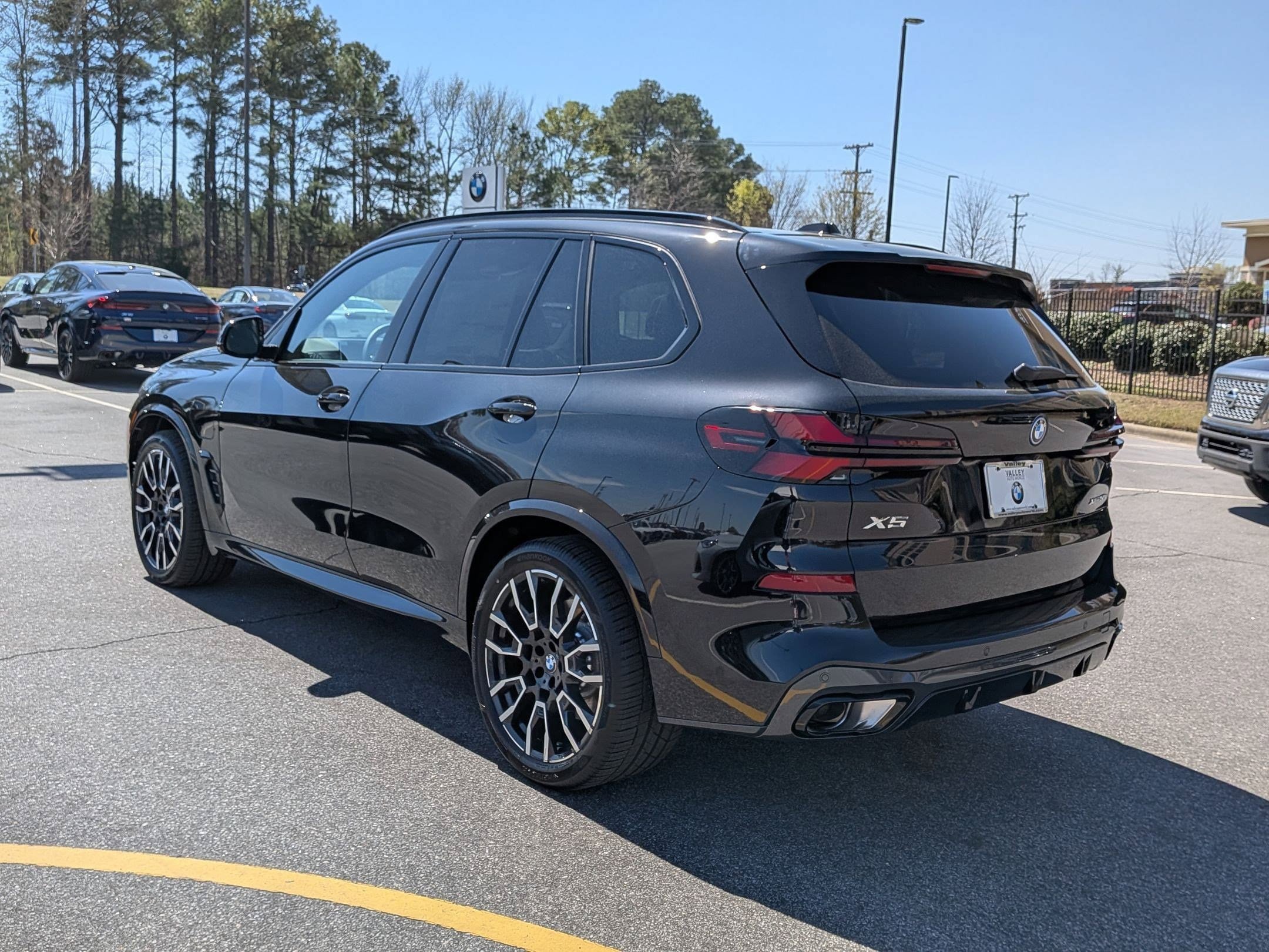 New 2026 BMW X5 xDrive50e w/ M Sport Package AWD/4WD image 5