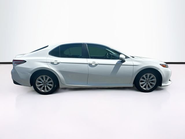 Used 2018 Toyota Camry LE FWD image 11
