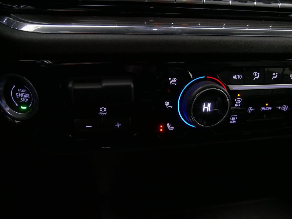 Used 2023 Chevrolet Silverado 1500 High Country w/ Technology Package image 25