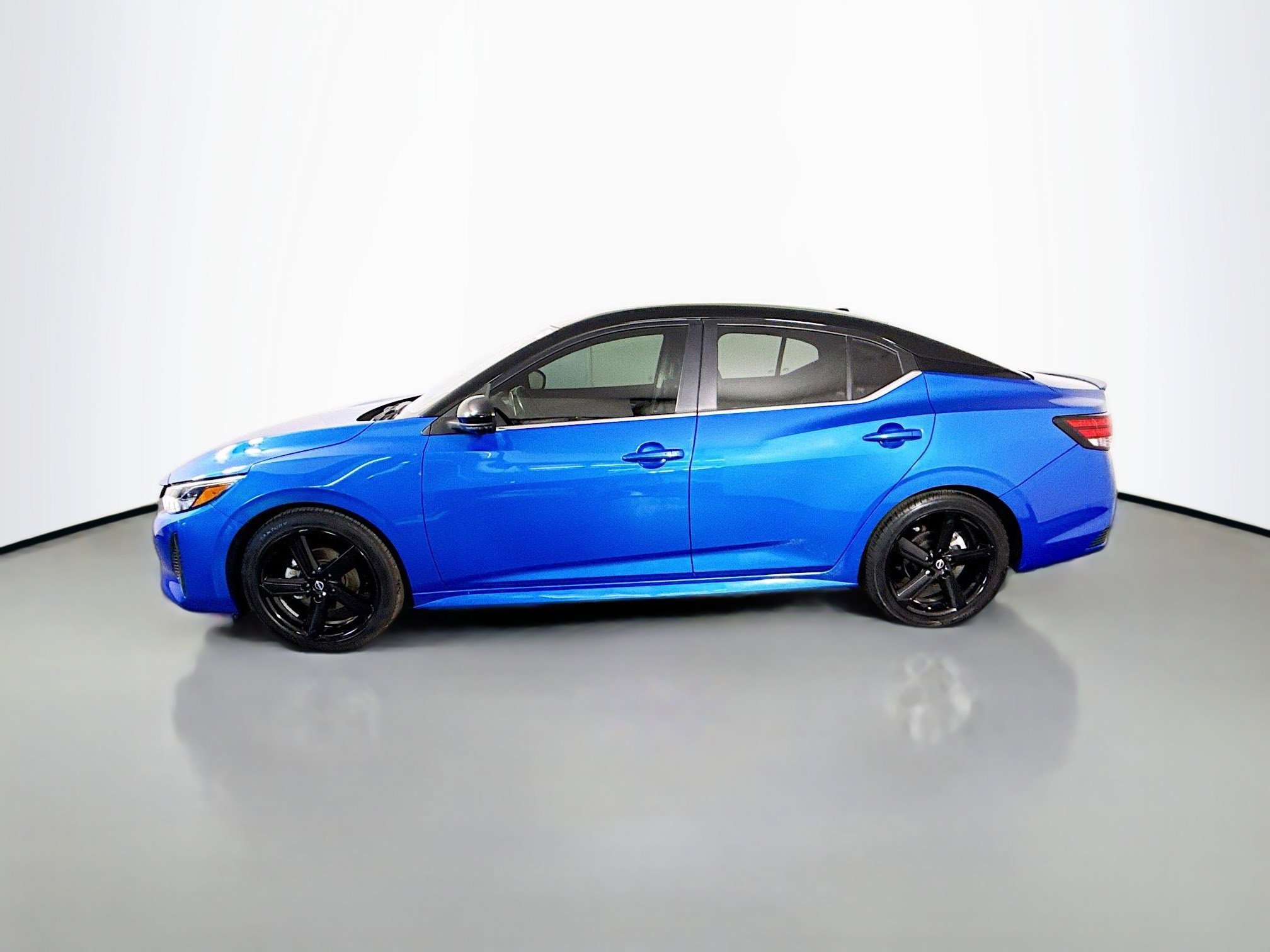 Used 2024 Nissan Sentra SR w/ SR Premium Package FWD image 6