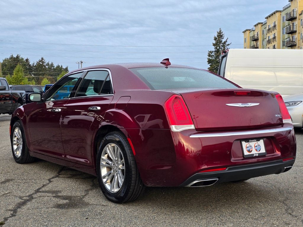 Used 2017 Chrysler 300 C w/ Safetytec Plus Group RWD image 5