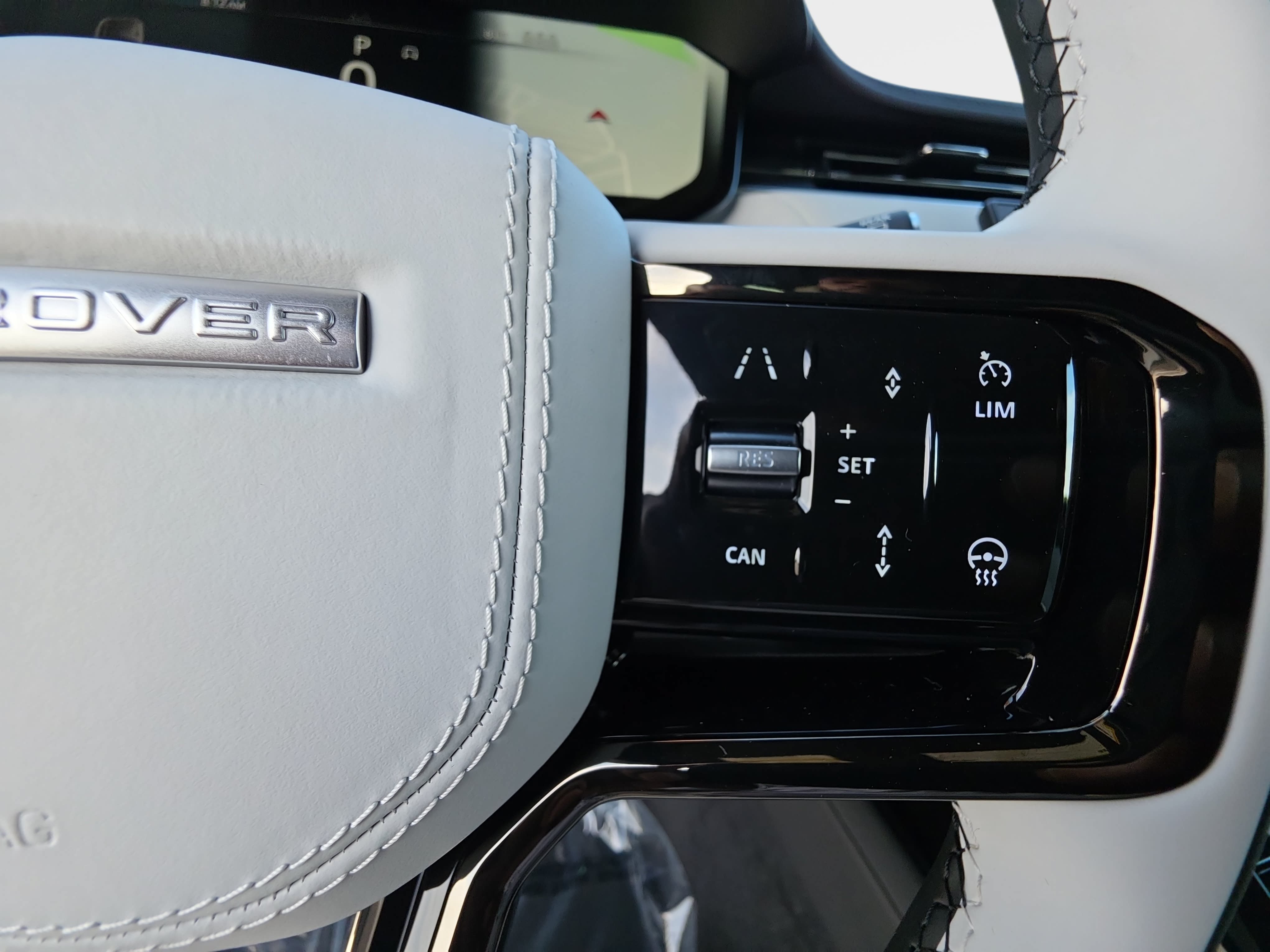 New 2026 Land Rover Range Rover Sport Dynamic SE AWD/4WD image 18