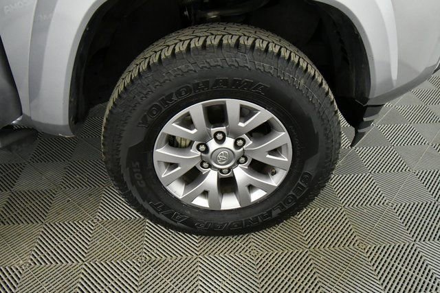Used 2016 Toyota Tacoma SR5 w/ SR5 Appearance Package (DN) image 17