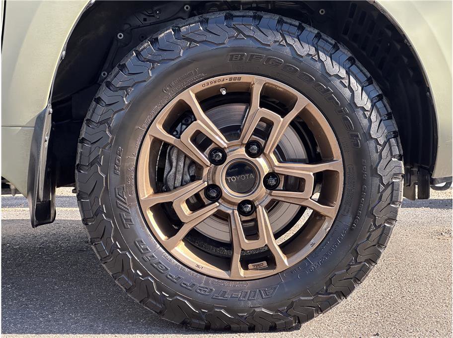 Used 2021 Toyota Land Cruiser Heritage Edition image 35