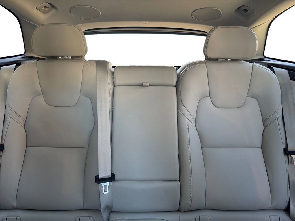 Certified 2024 Volvo XC60 B5 Ultimate w/ Protection Package Premier AWD/4WD image 26