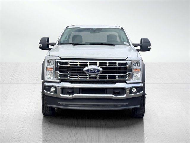 New 2025 Ford F550 4x4 Regular Cab Super Duty image 2