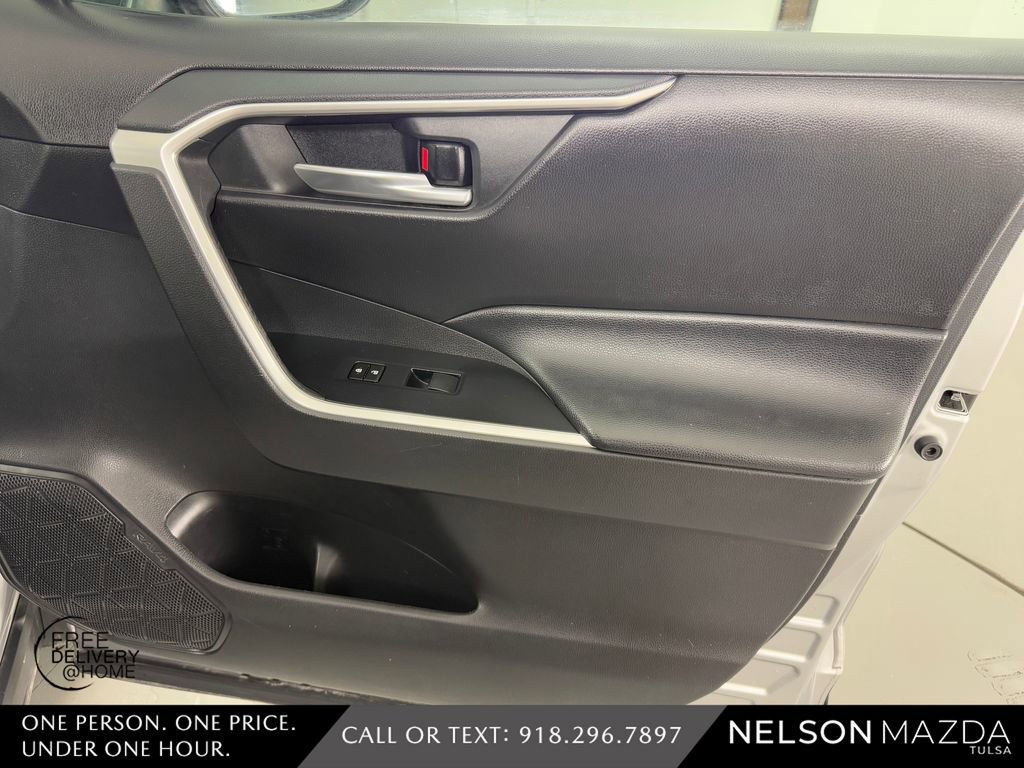 Used 2020 Toyota RAV4 XLE FWD image 45