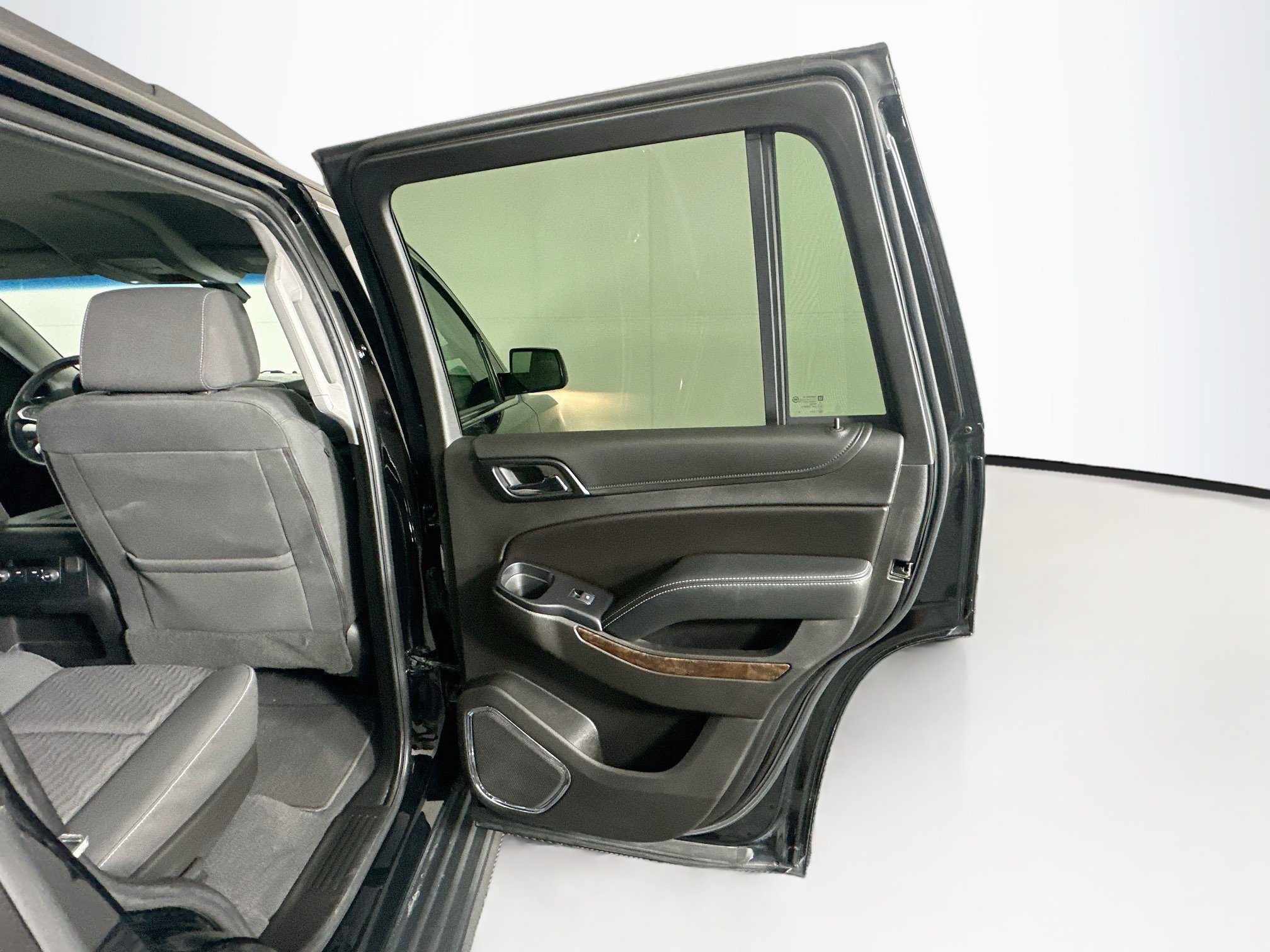 Used 2019 Chevrolet Tahoe LS AWD/4WD image 28