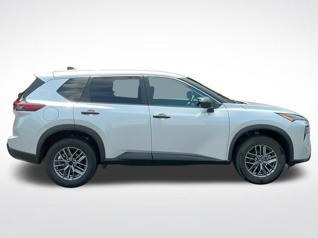 Used 2024 Nissan Rogue S AWD/4WD image 8