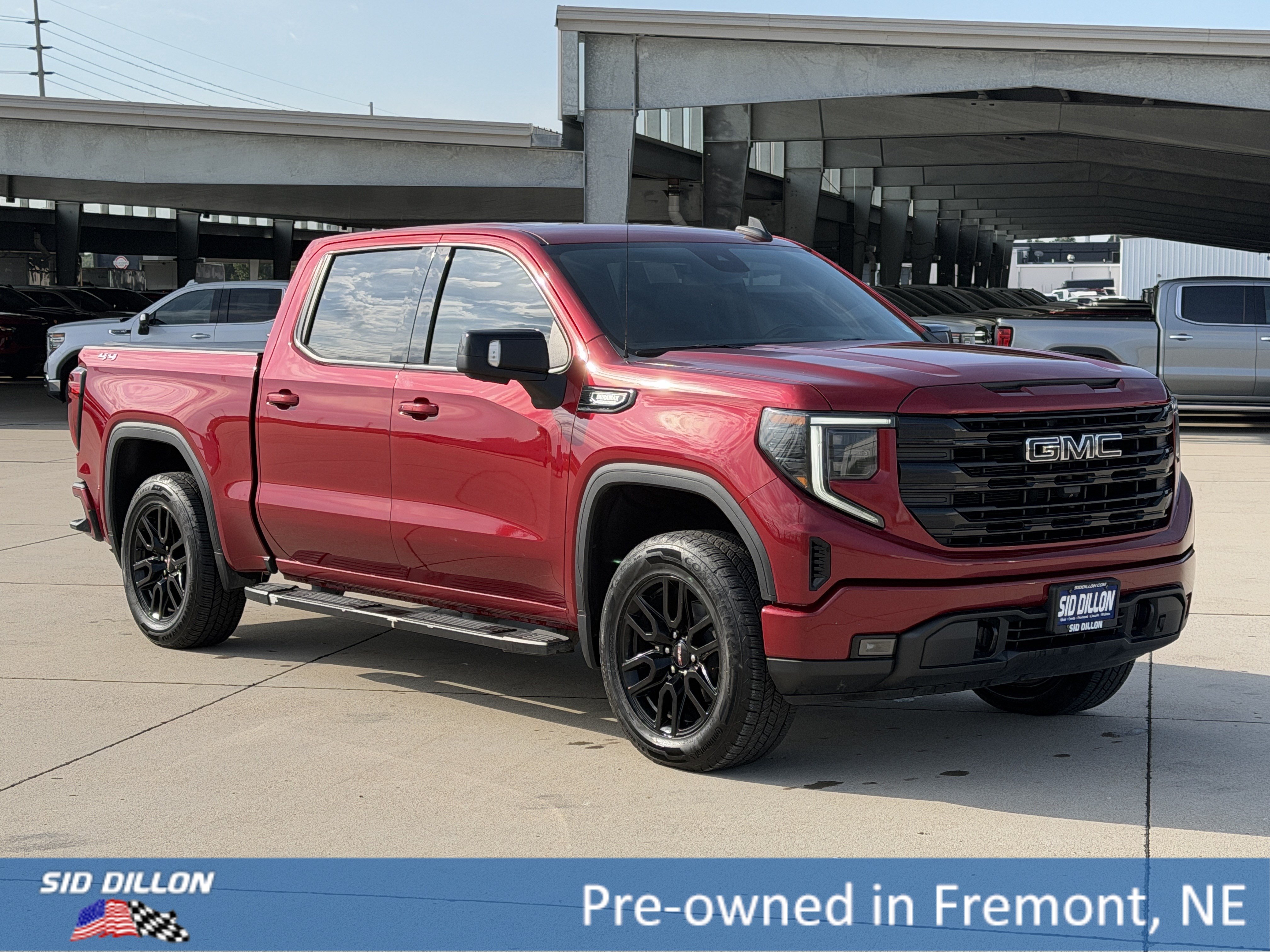 Certified 2022 GMC Sierra 1500 Elevation w/ Elevation Premium Package AWD/4WD image 2