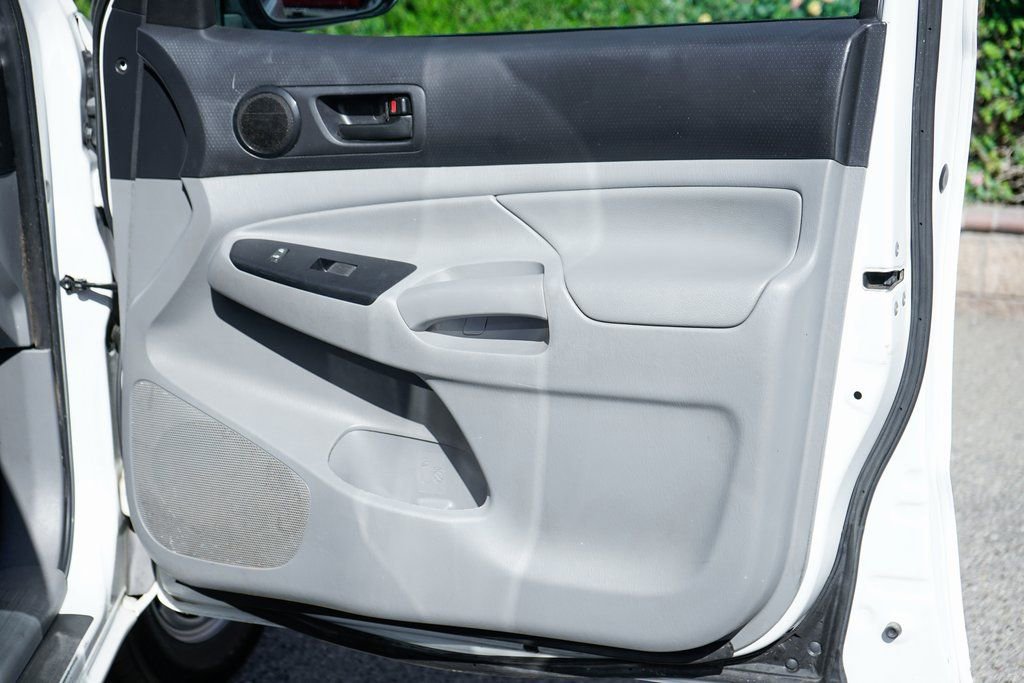 Used 2014 Toyota Tacoma 2WD Access Cab w/ Convenience Package image 34