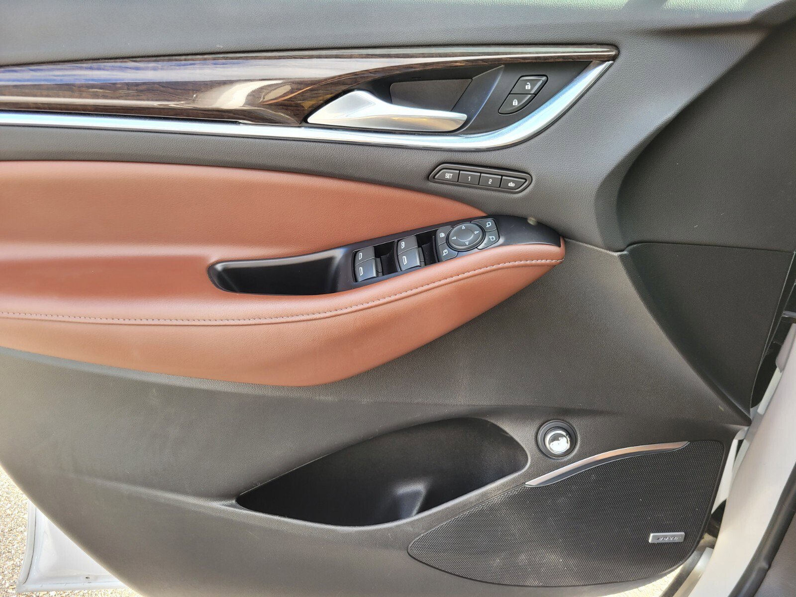 Used 2018 Buick Enclave Avenir w/ Avenir Technology Package image 8