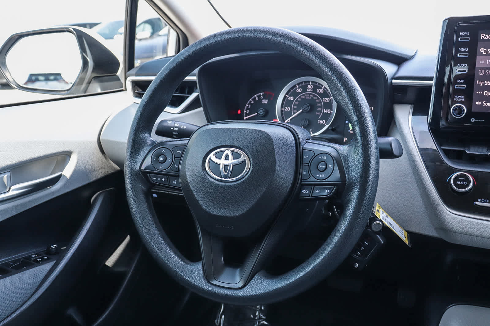 Used 2021 Toyota Corolla LE w/ Carpet Mat Package (TMS) image 15