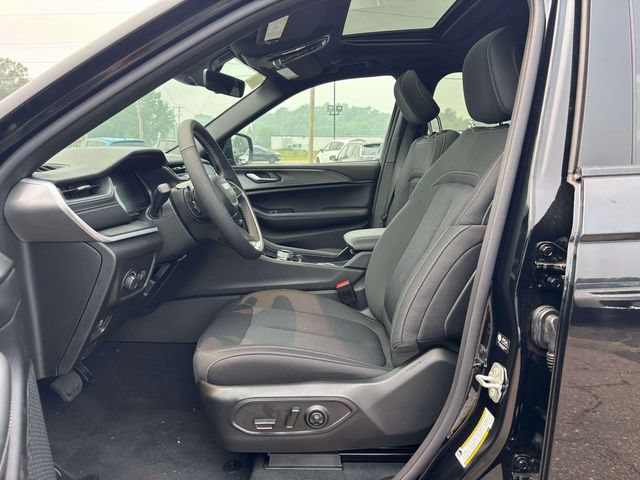 New 2026 Jeep Grand Cherokee Laredo X AWD/4WD image 4