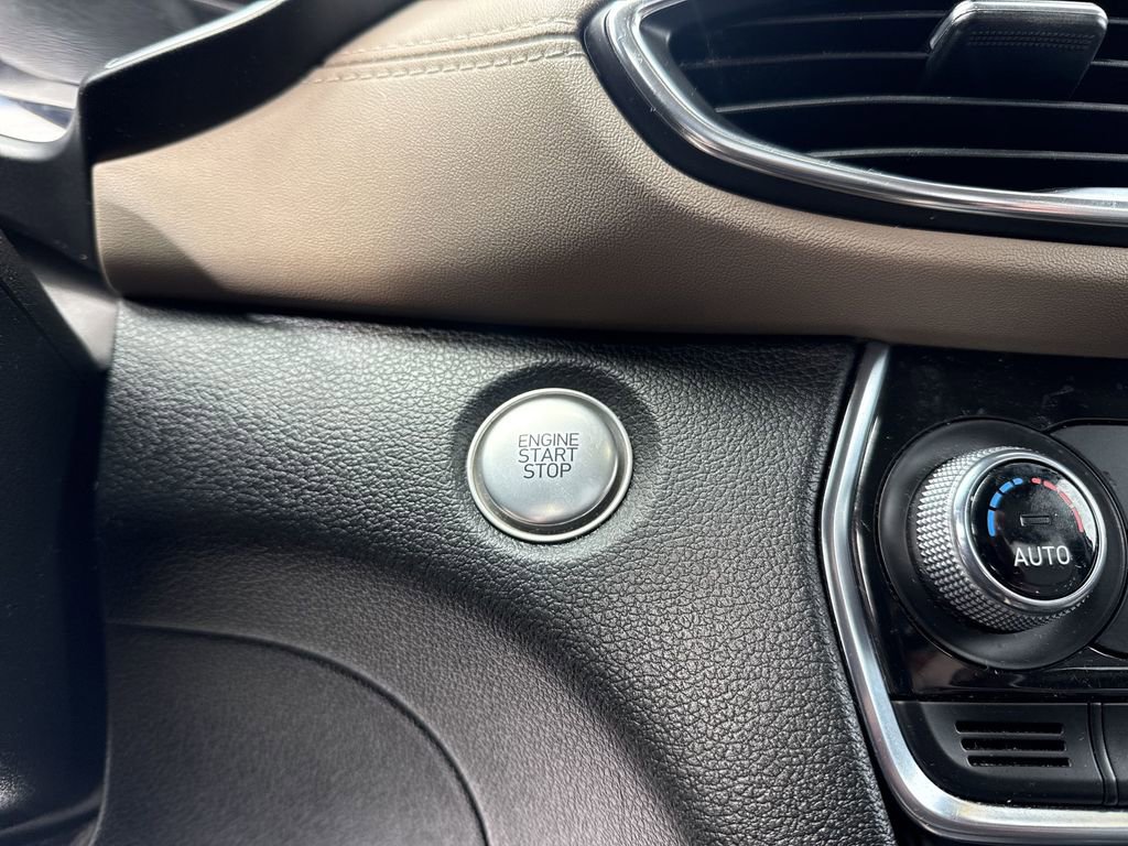 Used 2020 Hyundai Santa Fe Limited image 31