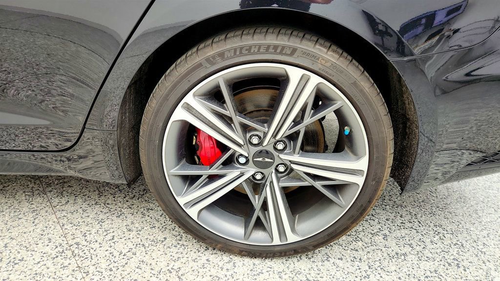 Used 2024 Genesis G70 3.3T Advanced w/ Sport Prestige Package image 9