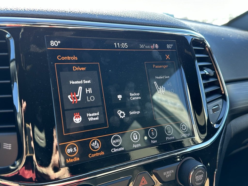 Used 2022 Jeep Grand Cherokee Laredo X image 30