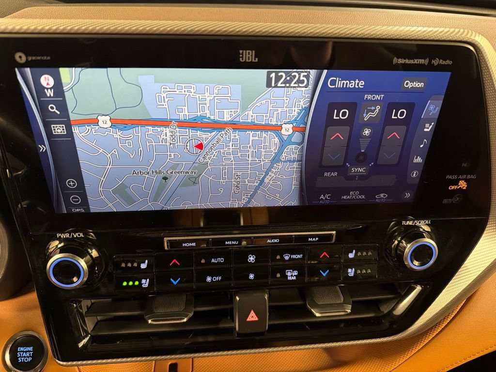 Used 2020 Toyota Highlander Platinum AWD/4WD image 12
