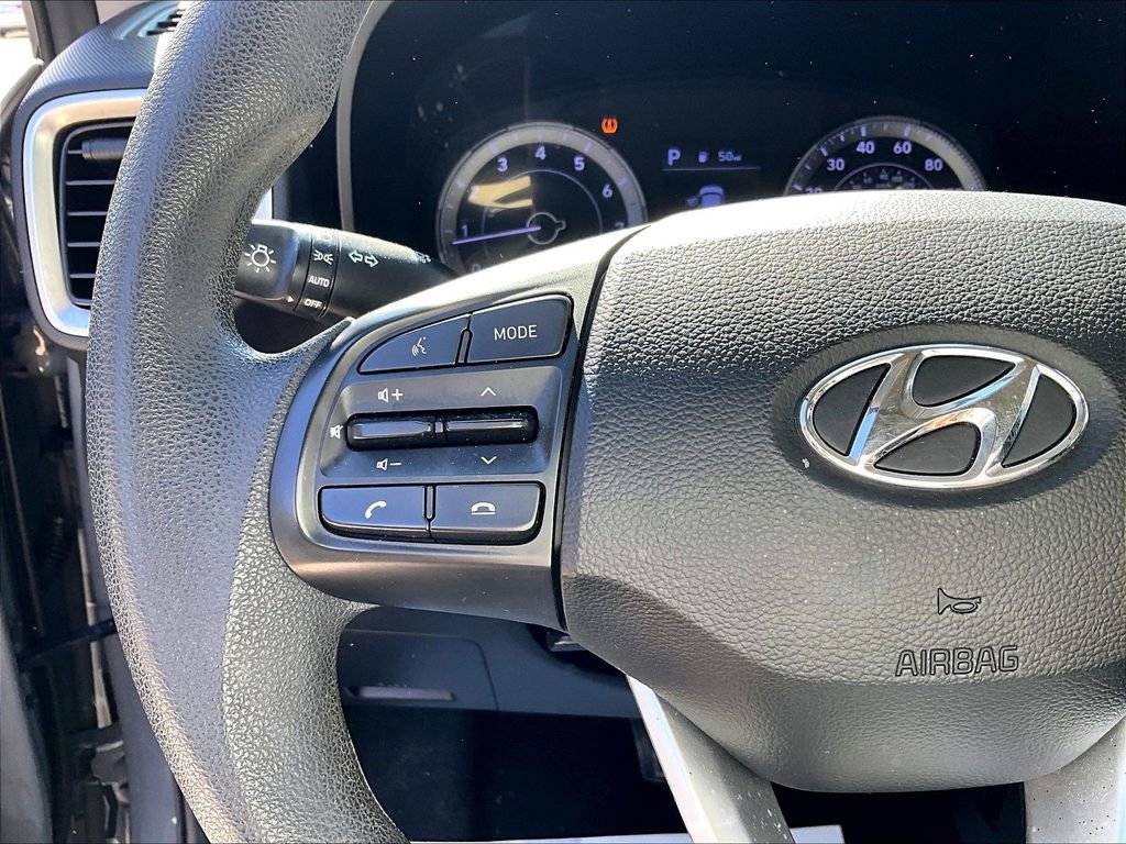 Used 2020 Hyundai Venue SEL image 15