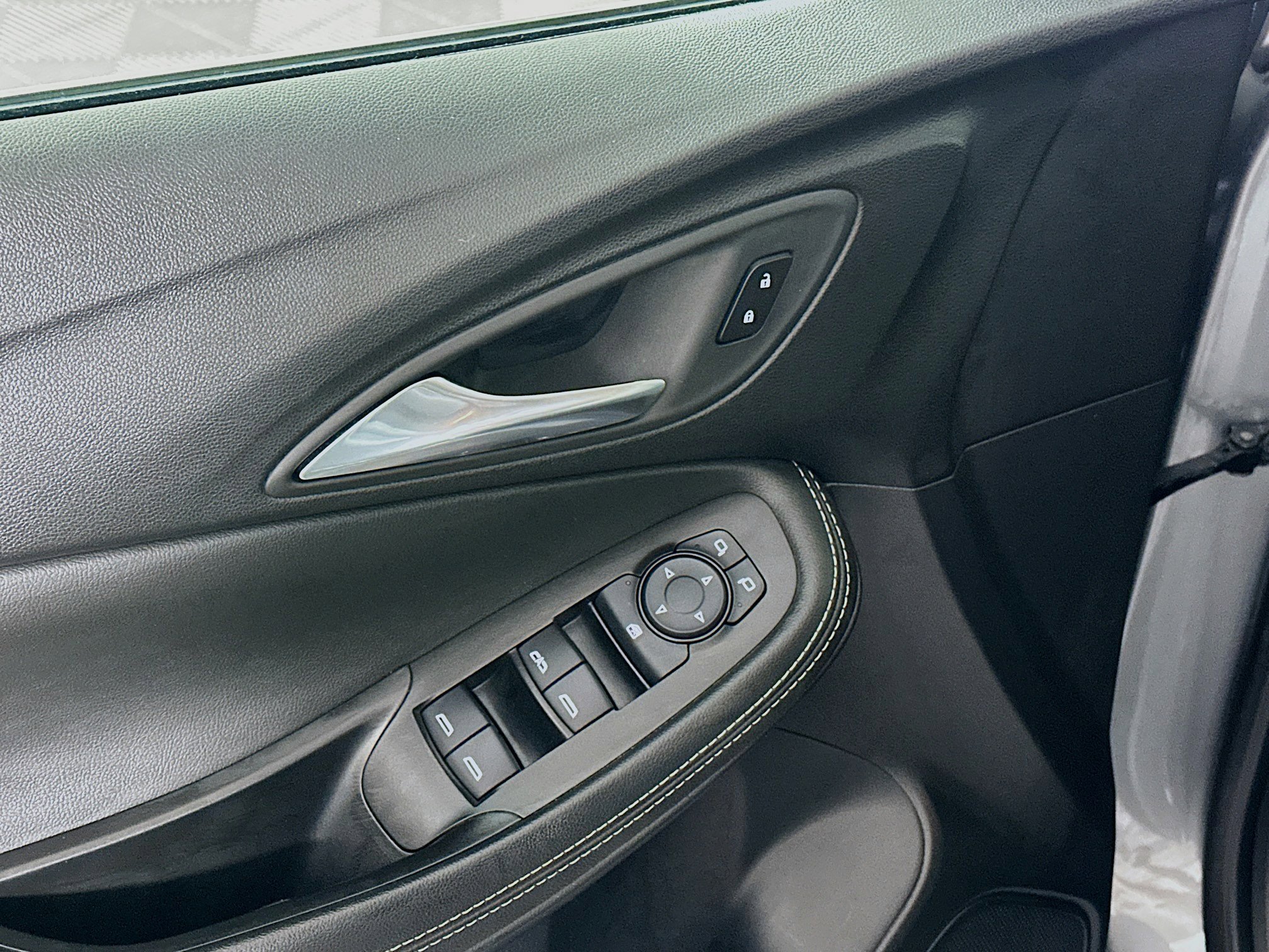 Used 2025 Buick Encore GX Preferred image 15