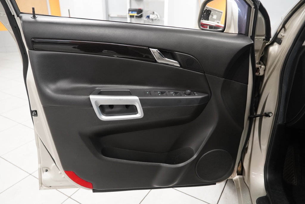 Used 2014 Chevrolet Captiva Sport LTZ FWD image 17