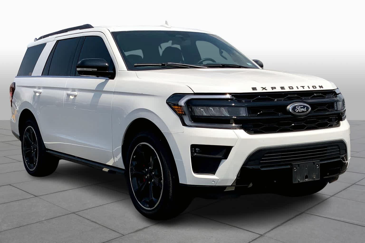 Used 2022 Ford Expedition Limited RWD image 3