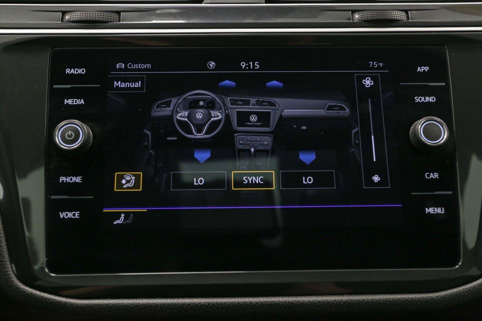 Certified 2023 Volkswagen Tiguan SE R-Line AWD/4WD image 31
