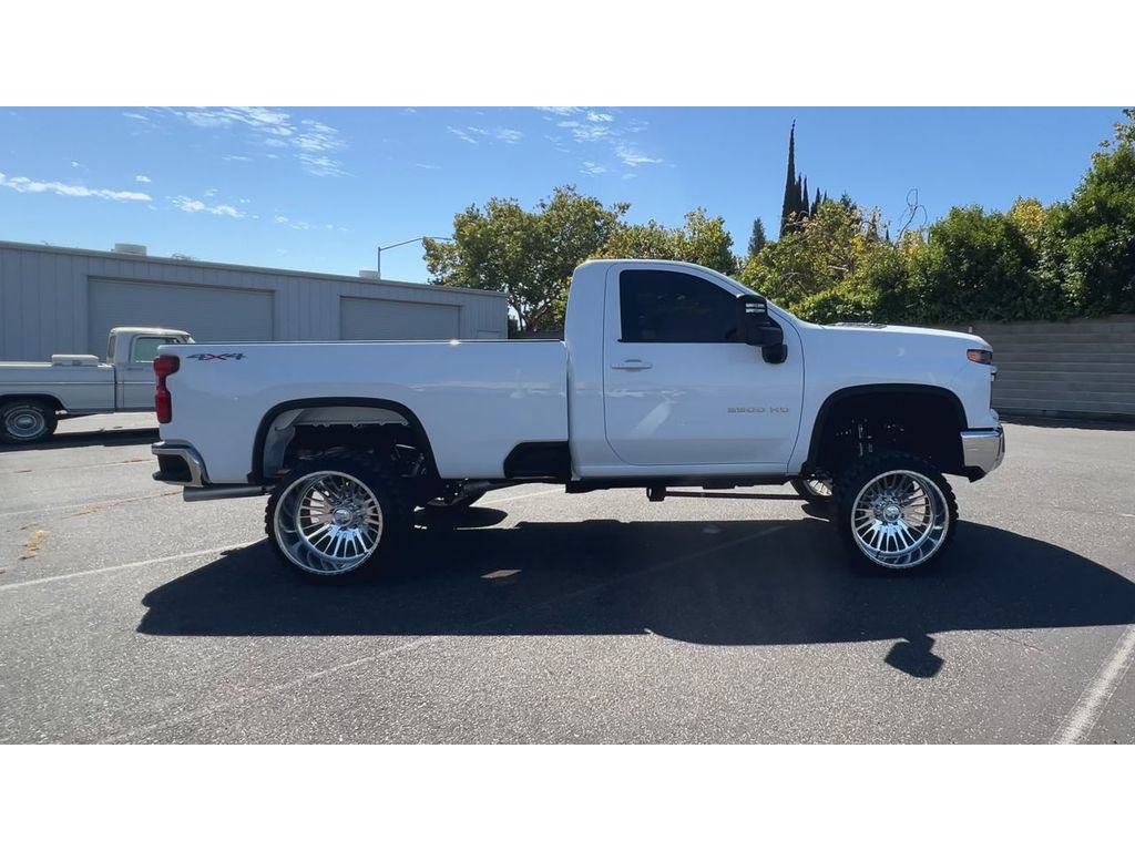 Used 2024 Chevrolet Silverado 2500 LT AWD/4WD image 13