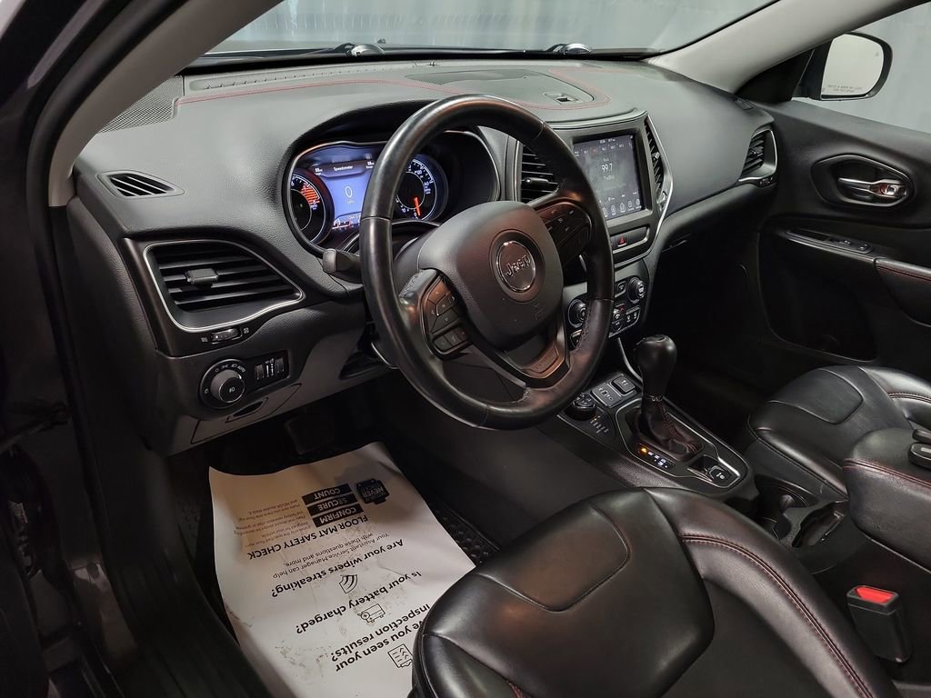 Used 2019 Jeep Cherokee Trailhawk w/ Cold Weather Group AWD/4WD image 15