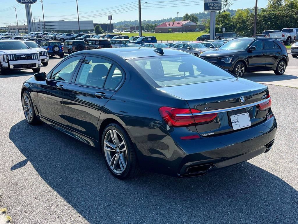 Used 2019 BMW 750i xDrive w/ Executive Package AWD/4WD image 30