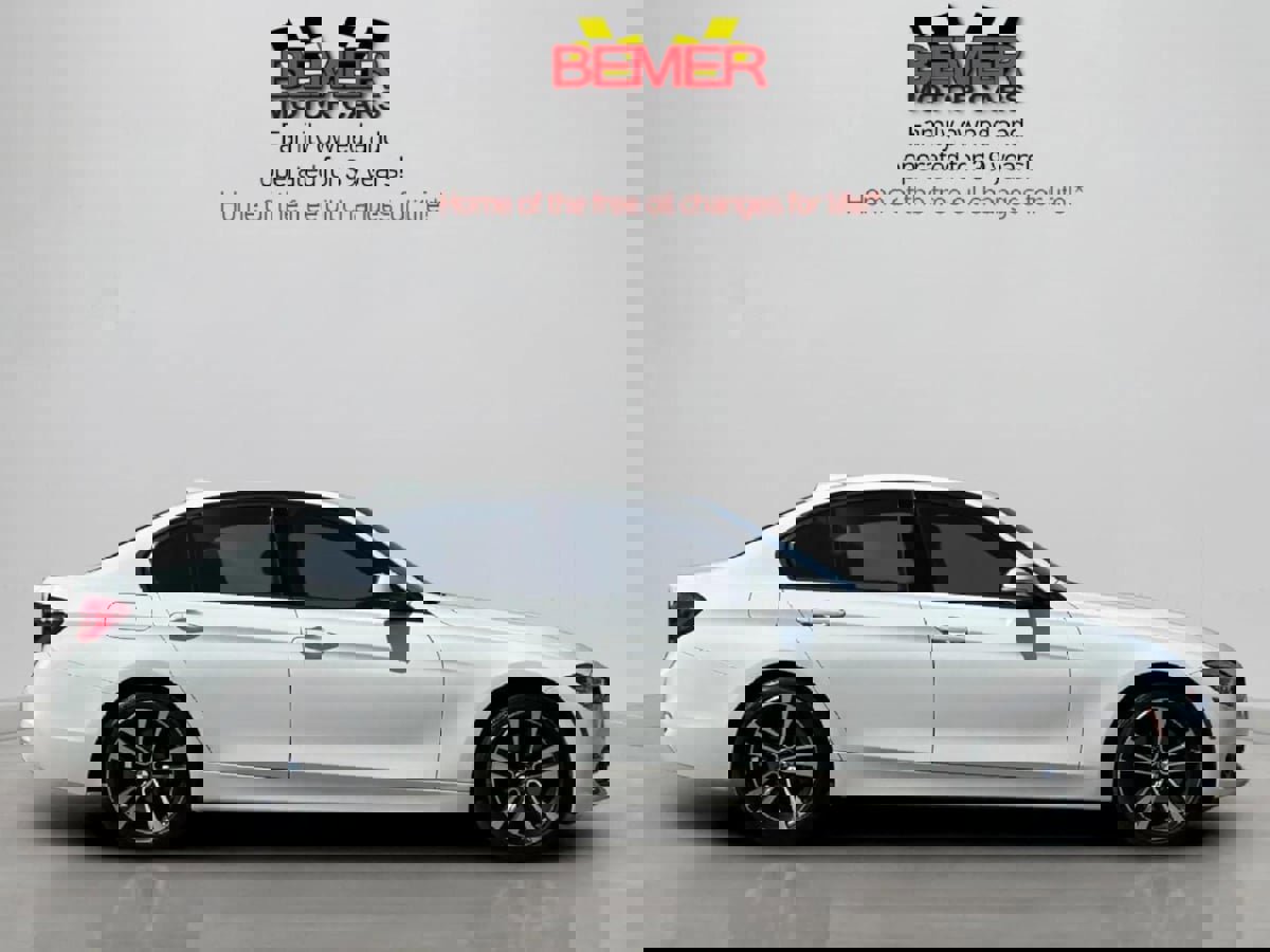 Used 2018 BMW 330i Sedan w/ Premium Package image 6