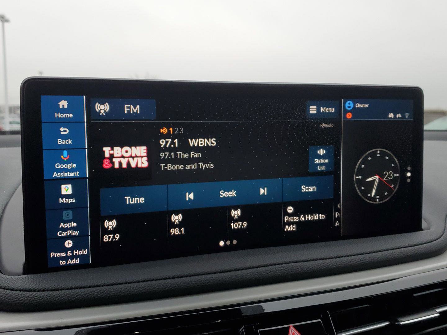 Used 2025 Acura MDX SH-AWD image 19