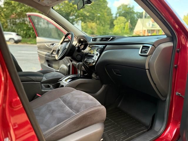 Used 2015 Nissan Rogue SV image 17