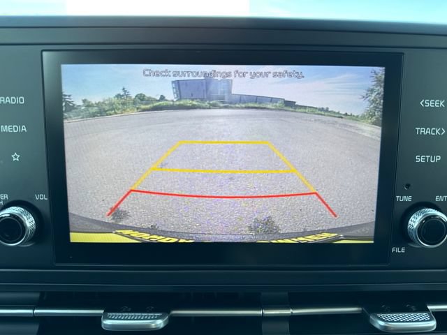 Used 2022 Kia Carnival LX FWD image 27