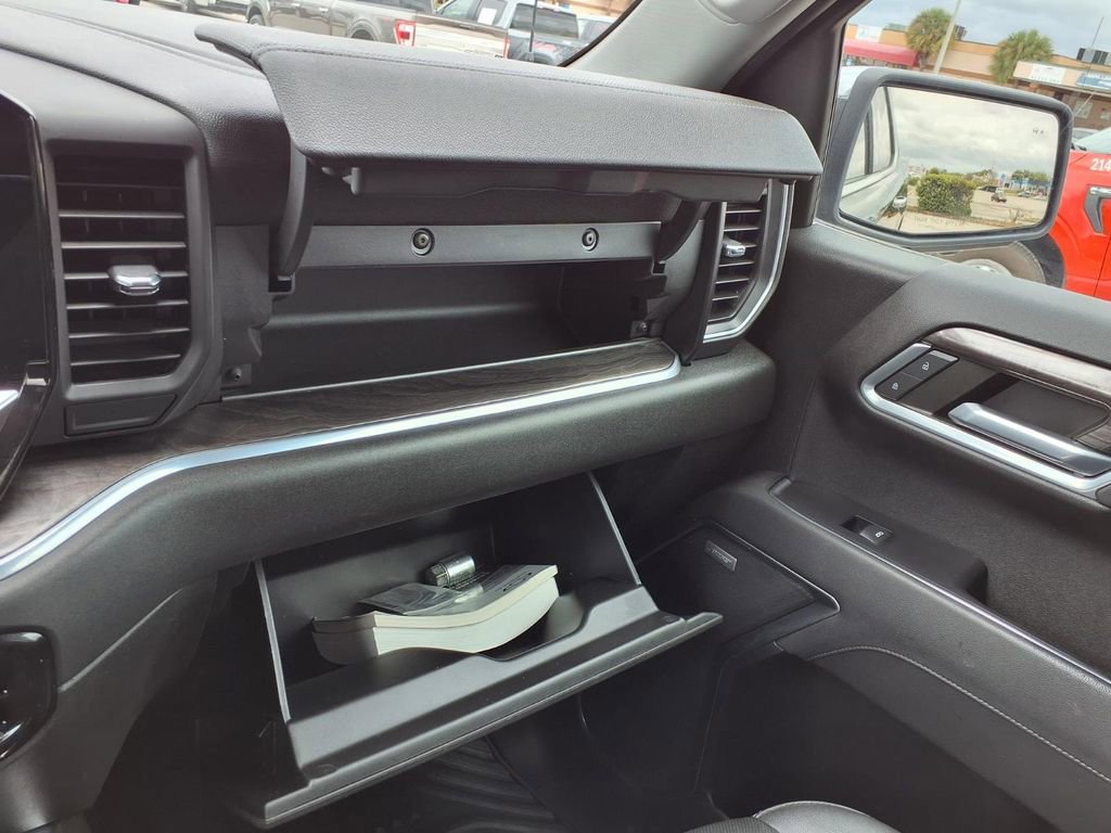 Used 2022 Chevrolet Silverado 1500 LTZ RWD image 33