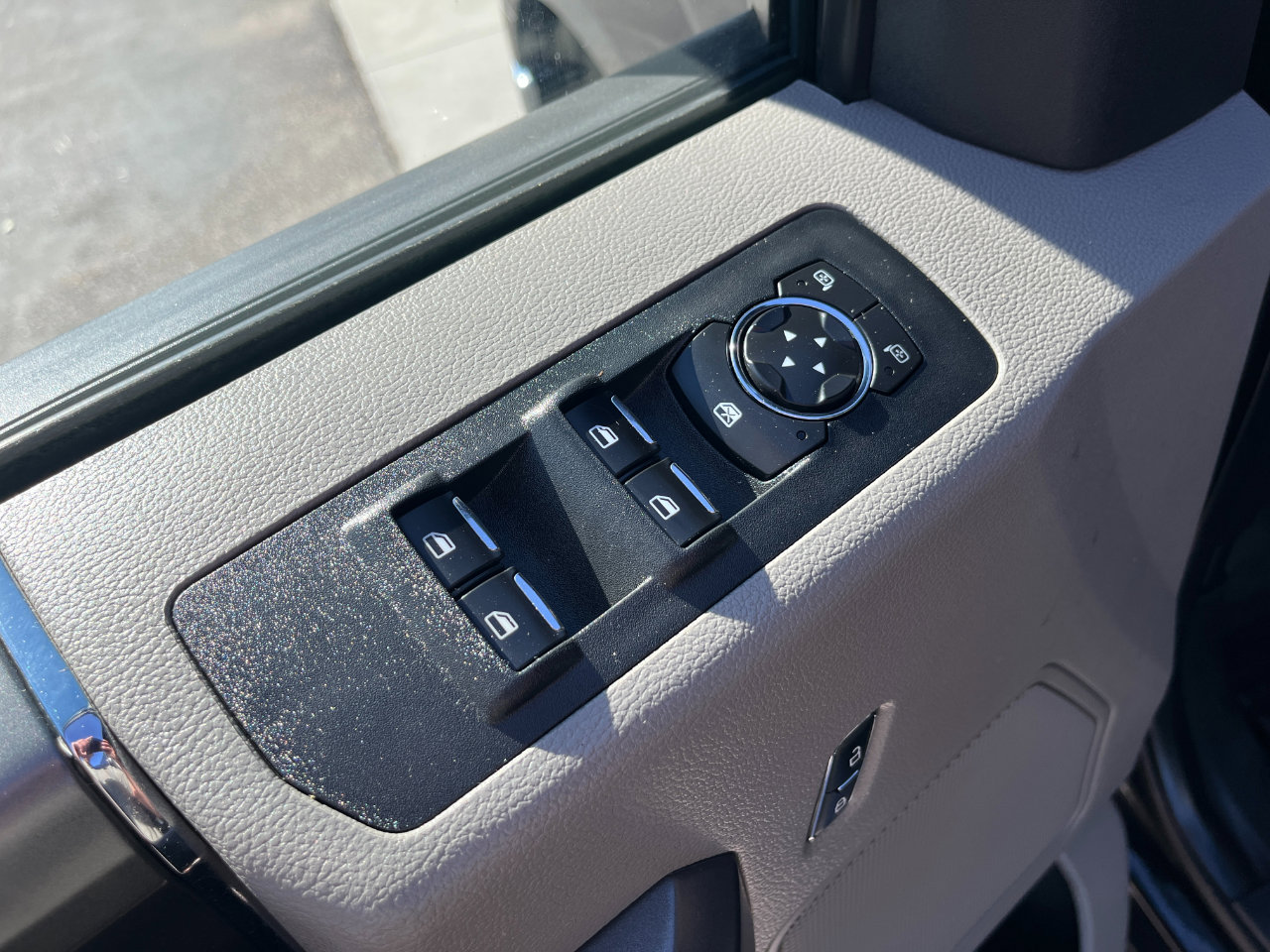 Used 2018 Ford F150 XLT w/ Equipment Group 301A Mid image 10