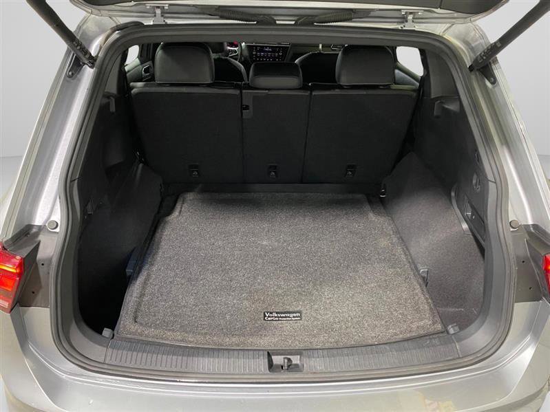 Used 2022 Volkswagen Tiguan SE R-Line AWD/4WD image 12