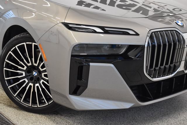 New 2026 BMW 740i xDrive w/ Premium Package AWD/4WD image 34