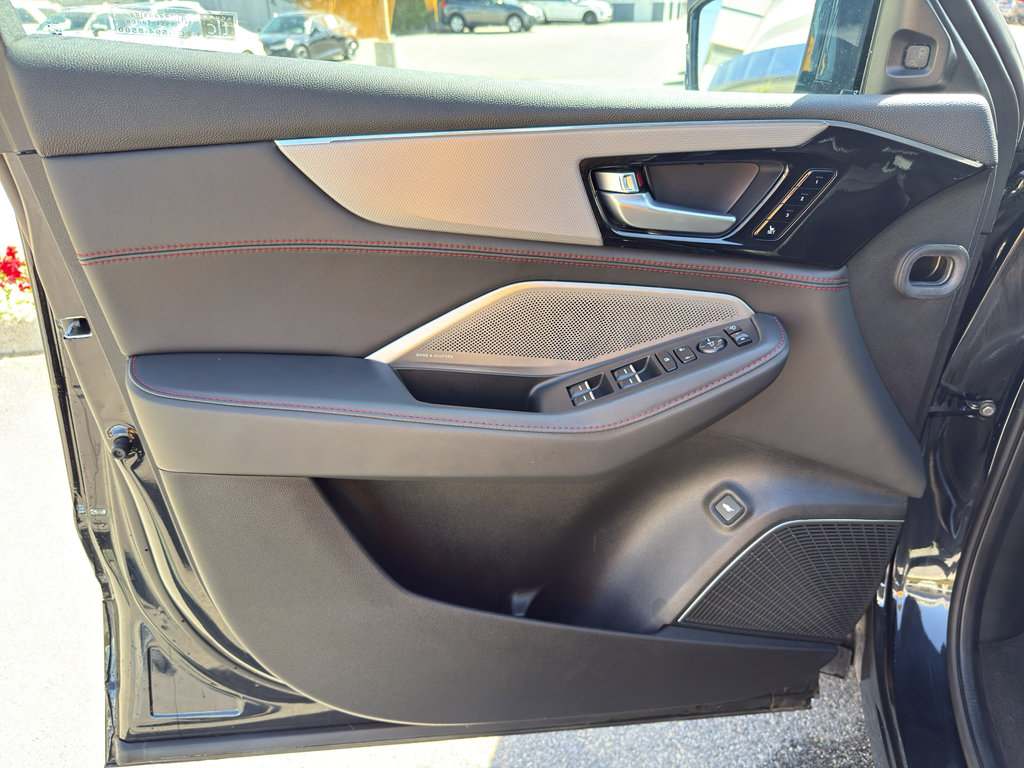 Used 2025 Acura MDX A-Spec image 10