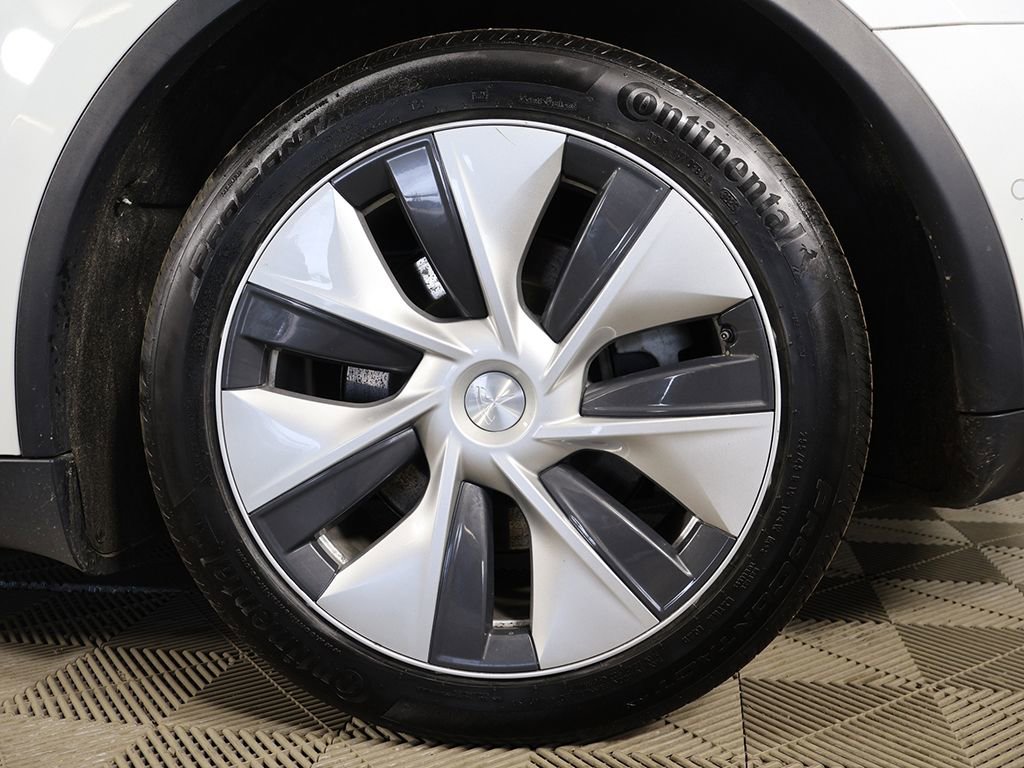 Used 2022 Tesla Model Y Long Range AWD/4WD image 22