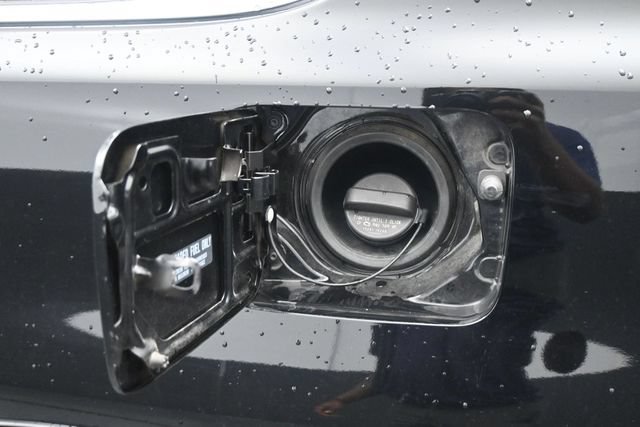 Used 2023 Nissan Armada Platinum w/ Captain's Chairs Package RWD image 18